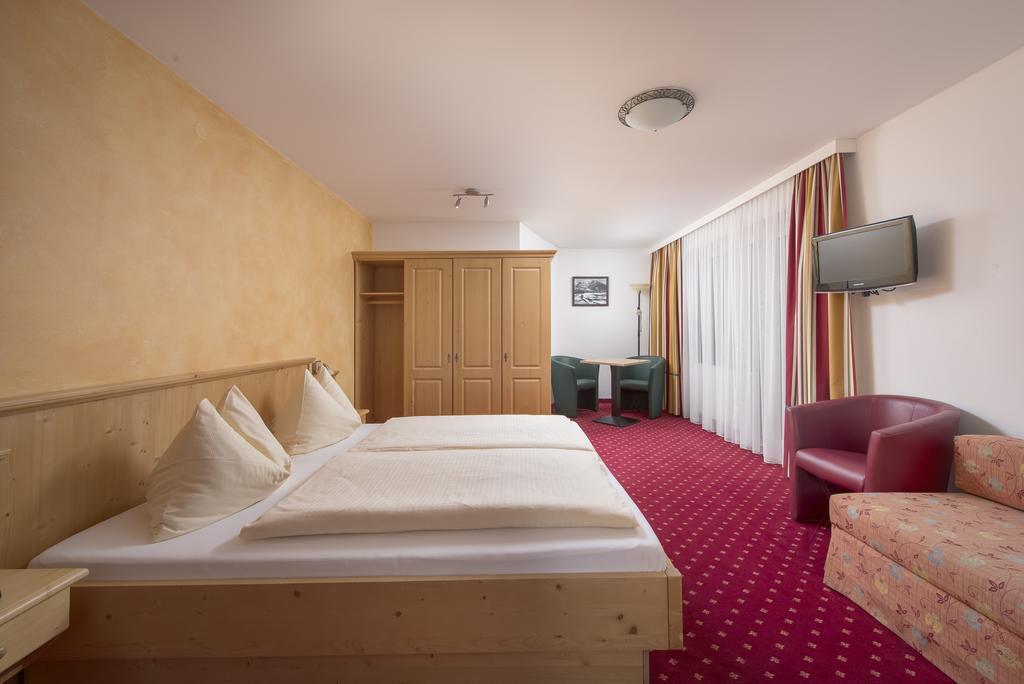 Hotel Fischer St. Johann in Tirol Eksteriør billede
